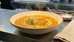 Zupa dyniowa krem z ziemniakiem i curry – gładka, sycąca i zawsze się udaje